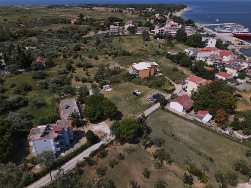 Pension Lakis Prínos Buitenkant foto
