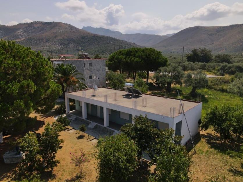 Pension Lakis Prínos Buitenkant foto